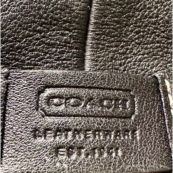 COACH Vintage Hamptons Large Black Leather Tote 7757 Serial # E2J-7757 - Picture 6 of 13